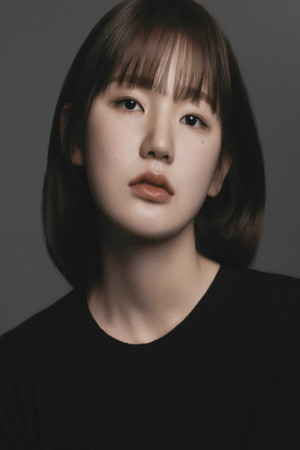 Photo of Lee Eun-saem from the Latest Netflix gallery