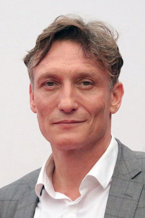 Oliver Masucci photo