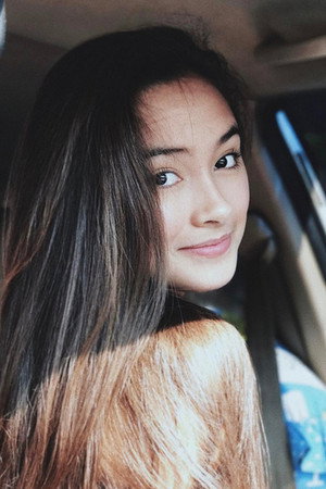 Caitlin Halderman photo