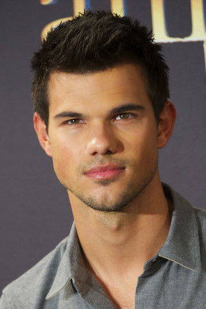 Taylor Lautner photo