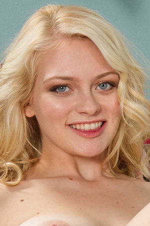 Photo of Alli Rae from the Latest Netflix gallery