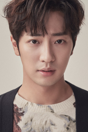 Lee Sang-yeob photo