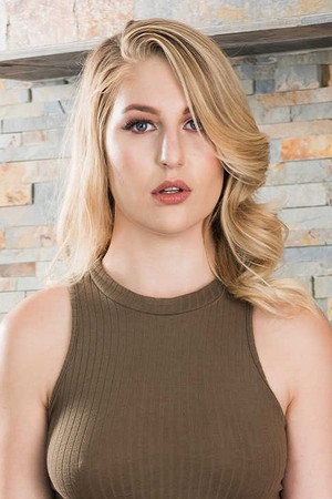 Photo of Lila Fray from the Latest Netflix gallery
