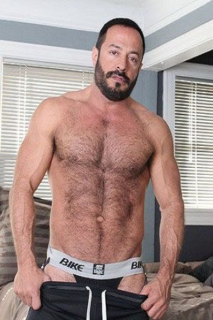 Photo of Vinnie Stefano from the Latest Netflix gallery