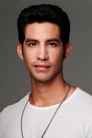 Photo of Santiago Suárez from the Latest Netflix gallery