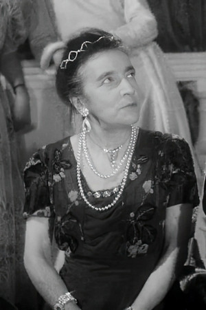 Photo of Julienne Paroli from the Latest Netflix gallery