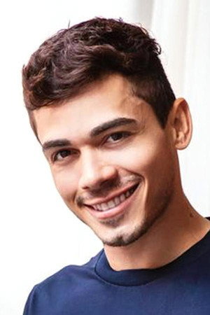 Photo of Ashton Summers from the Latest Netflix gallery
