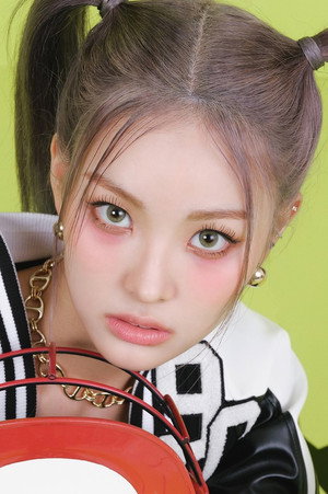 Photo of Yoon Sang-ah from the Latest Netflix gallery