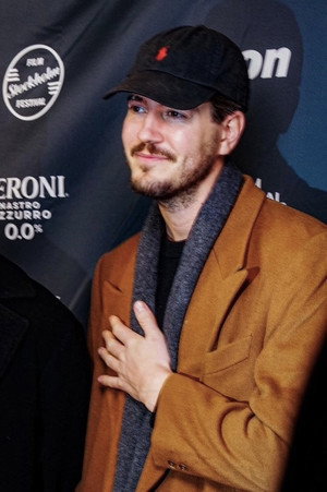 Photo of Leonard Vincent Rode from the Latest Netflix gallery
