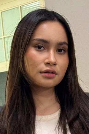 Photo of Satine Zaneta from the Latest Netflix gallery