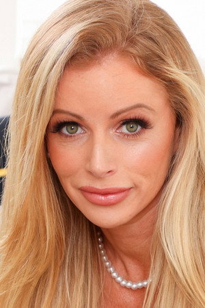 Danielle Renae photo