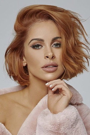 Photo of Ellie Gonsalves from the Latest Netflix gallery