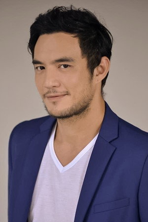 Photo of Peter Knight from the Latest Netflix gallery