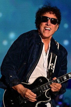 Photo of Neal Schon from the Latest Netflix gallery