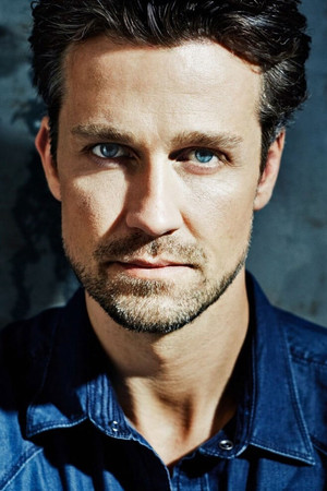 Wayne Carpendale photo