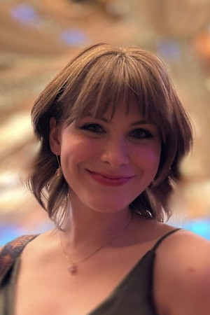 Photo of Alyssa Hooper from the Latest Netflix gallery