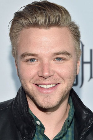 Brett Davern photo