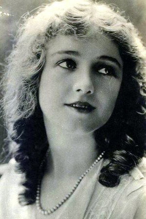Photo of Vivian Martin from the Latest Netflix gallery