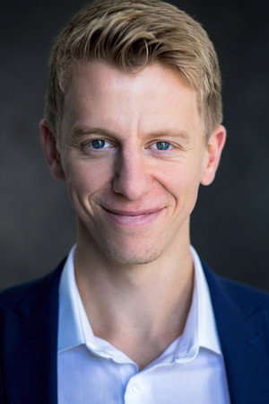 Photo of Chris Kaye from the Latest Netflix gallery