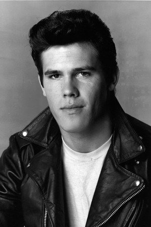 Photo of Josh Brolin from the Latest Netflix gallery