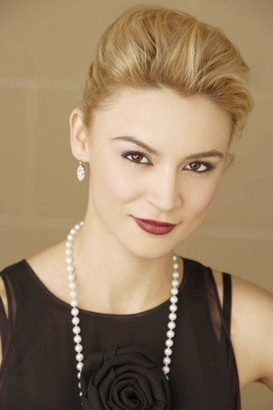 Samaire Armstrong photo