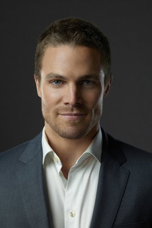 Stephen Amell photo