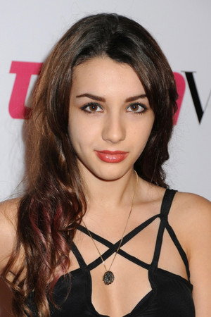Photo of Hannah Marks from the Latest Netflix gallery