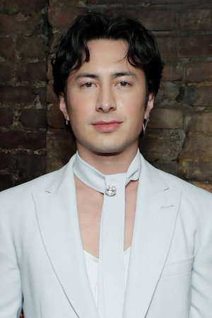 Photo of Hudson Williams from the Latest Netflix gallery