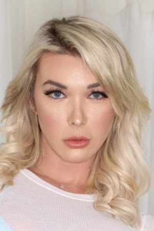 Photo of Aubrey Kate from the Latest Netflix gallery