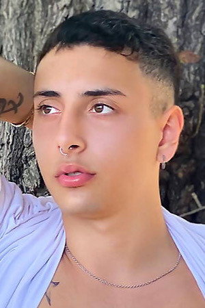 Photo of Uriel Simon from the Latest Netflix gallery