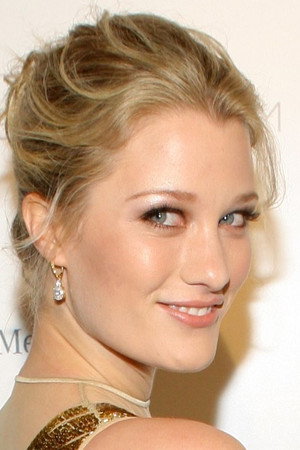 Ashley Hinshaw photo
