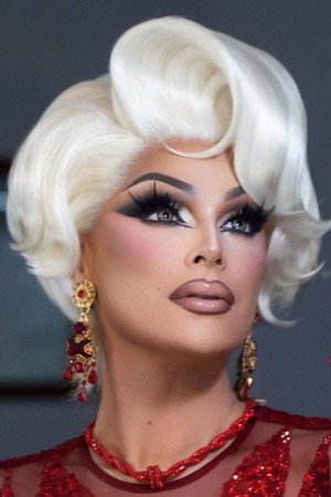 Photo of Valentina from the Latest Netflix gallery