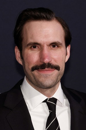 Photo of Dan Bulla from the Latest Netflix gallery