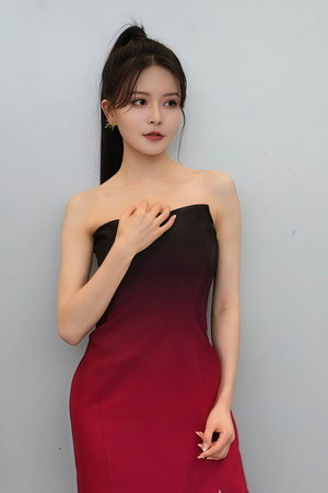 Photo of Zhou Weiwei from the Latest Netflix gallery