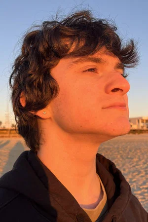 Photo of Nathan Chumash from the Latest Netflix gallery