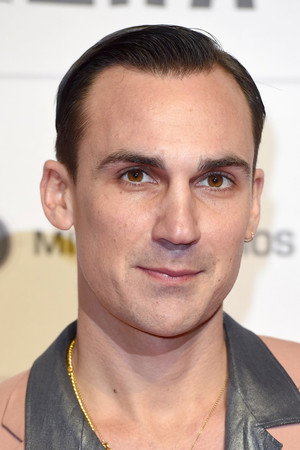 Henry Lloyd-Hughes photo