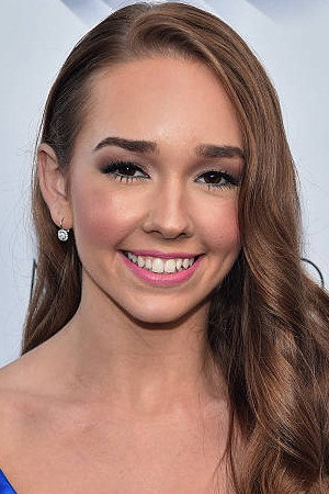 Holly Taylor photo