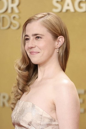 Photo of Taylor Dearden from the Latest Netflix gallery