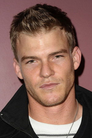 Alan Ritchson photo