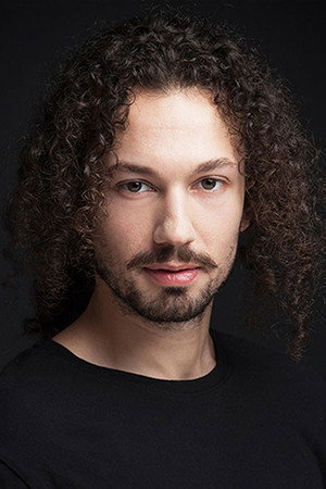 Efecan Şenolsun photo