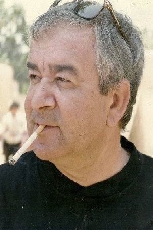 Photo of Mohamed Abdelaziz from the Latest Netflix gallery