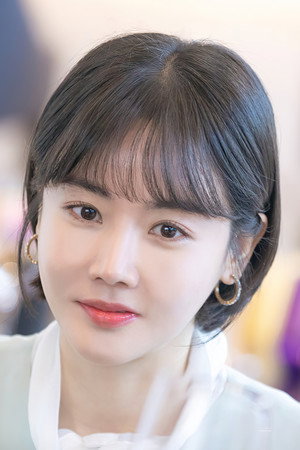 Hwang Woo-seul-hye photo