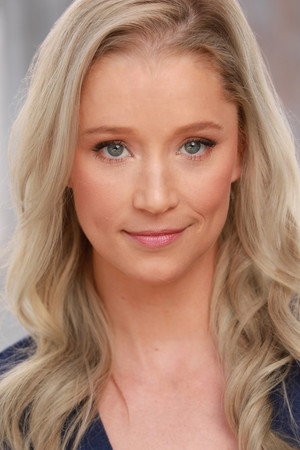 Kristen Renton photo