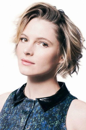Photo of Amy Seimetz from the Latest Netflix gallery