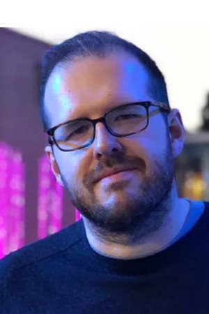 Photo of Evan Daugherty from the Latest Netflix gallery