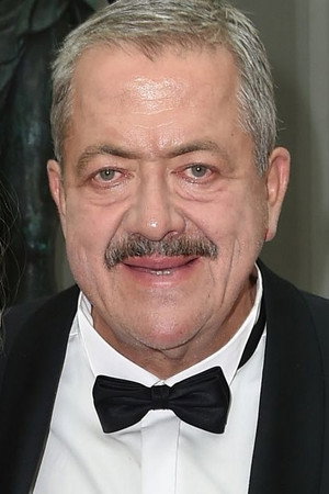 Photo of Joseph Hannesschläger from the Latest Netflix gallery