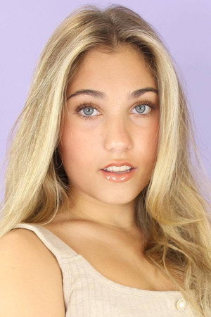 Photo of Rosie McClelland from the Latest Netflix gallery