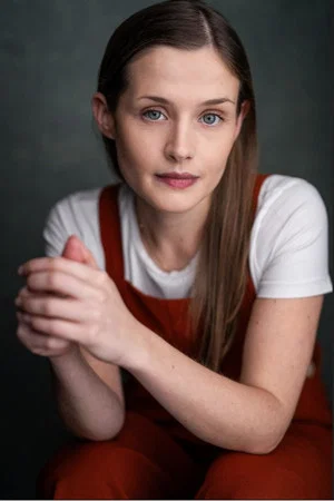Photo of Lauren Grace from the Latest Netflix gallery
