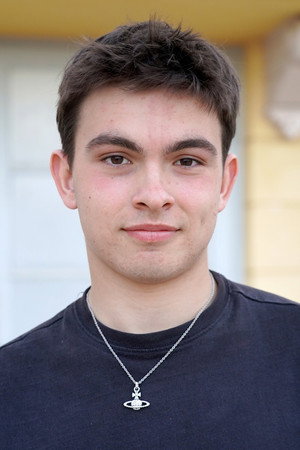 Photo of Eloy Pohu from the Latest Netflix gallery