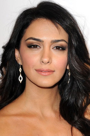 Nazanin Boniadi photo